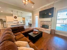Modern Retreat on Gillian