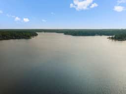 Sunset Cove Cottage- Lakefront Oasis