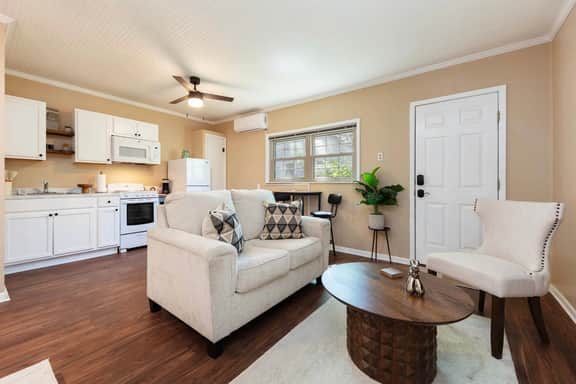 Bungalow on Outer Dr