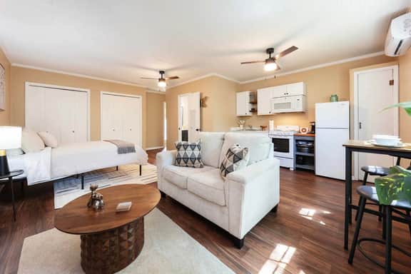 Bungalow on Outer Dr